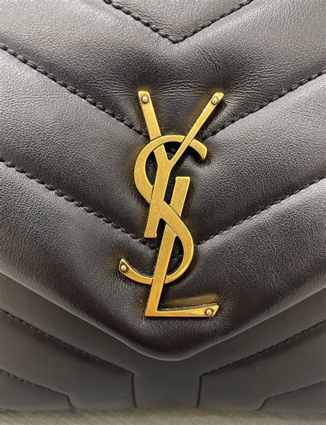 perbedaan cushion ysl asli dan palsu